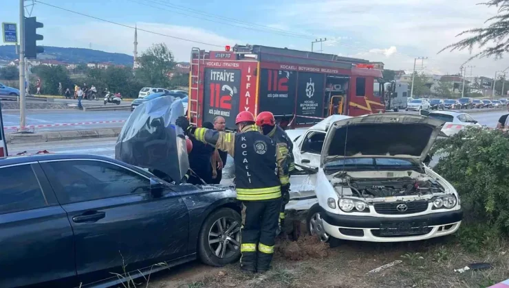 Kartepe’de Otomobil Kazası: 3 Kişi Yaralandı